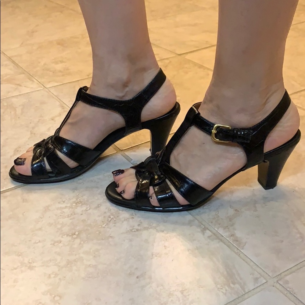 Sofft brand heeled sandals